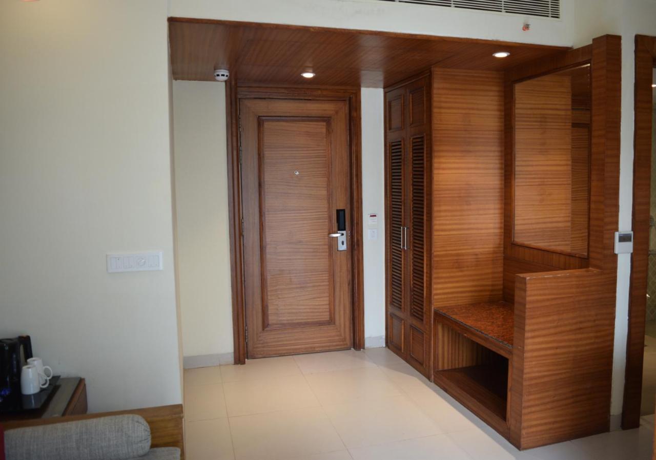 Sea Breeze Max Resort & Spa มัดกอน ภายนอก รูปภาพ