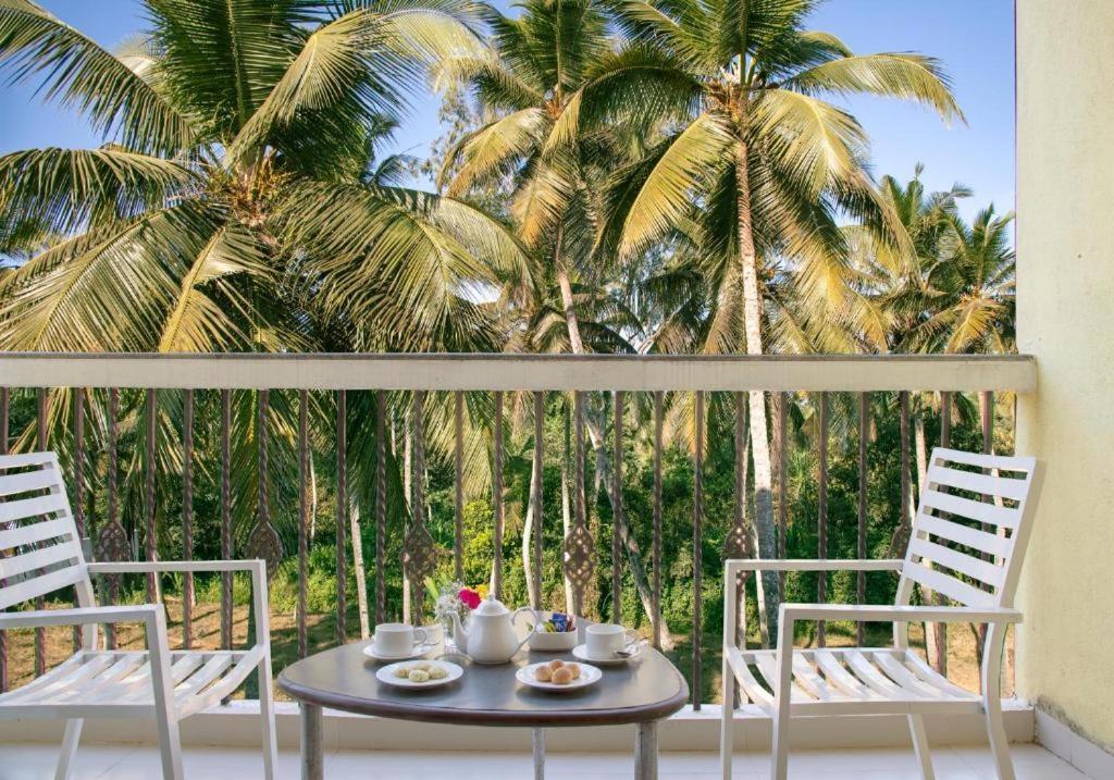 Sea Breeze Max Resort & Spa มัดกอน ภายนอก รูปภาพ