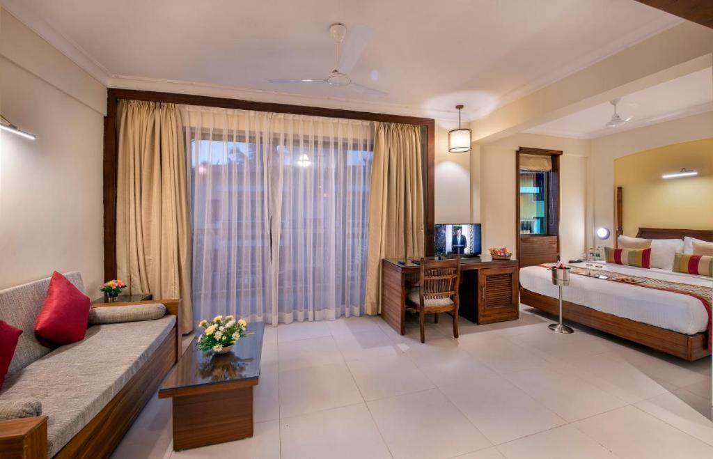 Sea Breeze Max Resort & Spa มัดกอน ภายนอก รูปภาพ