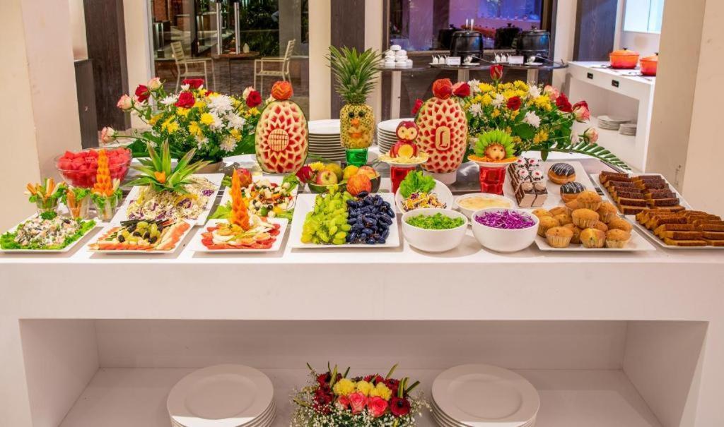 Sea Breeze Max Resort & Spa มัดกอน ภายนอก รูปภาพ