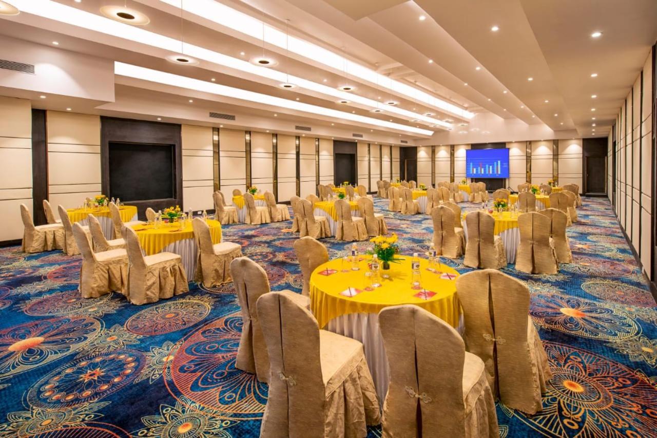Sea Breeze Max Resort & Spa มัดกอน ภายนอก รูปภาพ