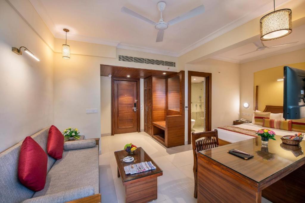 Sea Breeze Max Resort & Spa มัดกอน ภายนอก รูปภาพ
